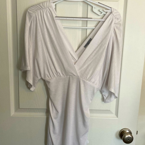 Charlotte Russe Tops - 🛍5for$25: White v neck top